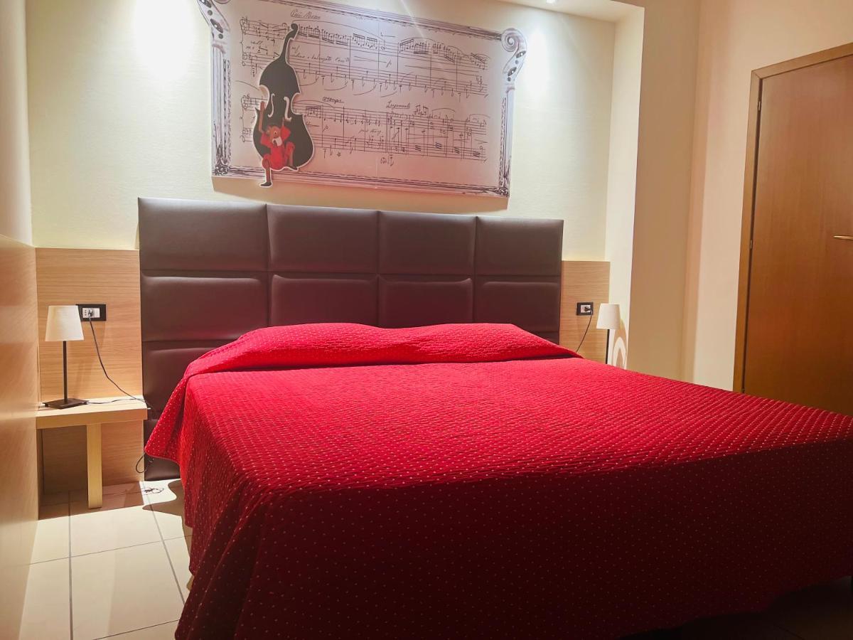 Albergo Visconti Cremona Kültér fotó