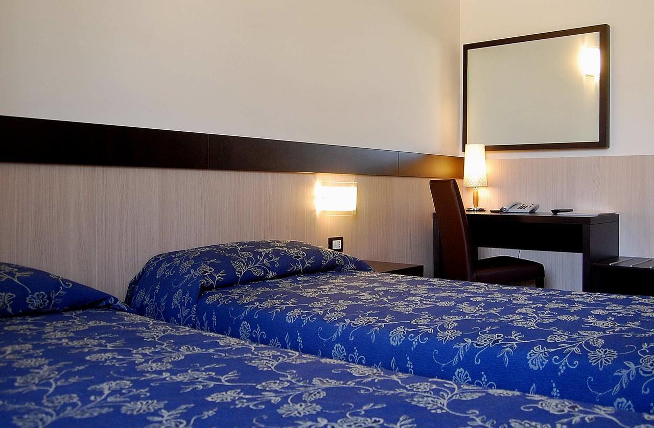 Albergo Visconti Cremona Kültér fotó